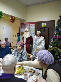 Получатели социальных услуг ОАУСО " Новгородский Дом ветеранов " встречали Новый год!