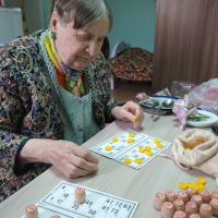 17 марта 2021 года получатели социальных услуг ОАУСО" Новгородский Дом ветеранов" провели время за игрой в лото