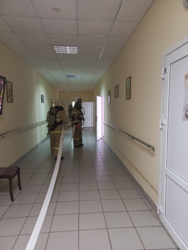 16 июня 2022 года в Новгородском Доме ветеранов проведена практическая тренировка по эвакуации получателей социальных услуг, персонала Учреждения, тушению условного пожара.